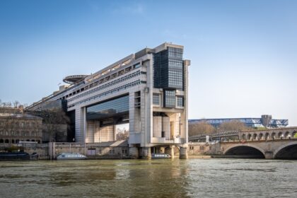 Qui détient vraiment la dette de 3 500 milliards d'euros de la France ?
