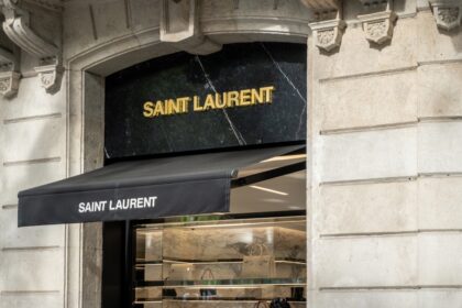 Séisme chez Saint Laurent : le départ d’Anthony Vaccarello marque la fin d’une époque pour Kering