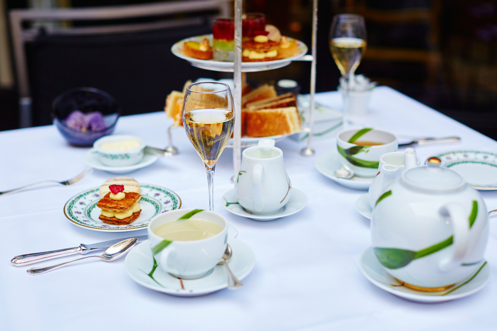 petit-dejeuner-salon-hotel-montesquieu-pierre-bontemps.jpg